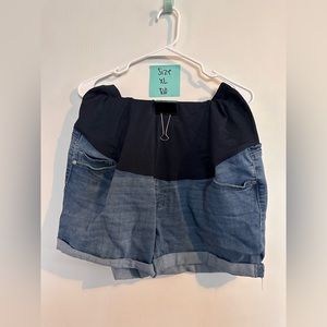 Maternity shorts. Size XL